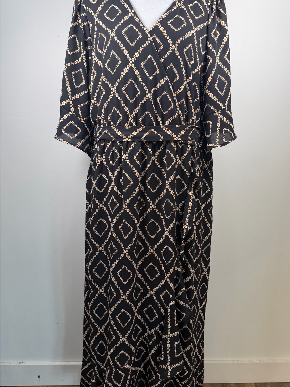 Torrid Size 3 Faux Wrap Black Maxi Dress Black Geometric Tie Waist 3/4 Sleeve - Picture 1 of 10